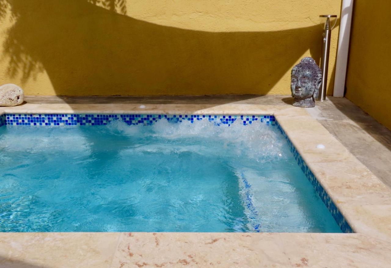 Historic Building The Palm Backyard Studio-Apartment Willemstad, Curacao Feel Home Away From Home エクステリア 写真