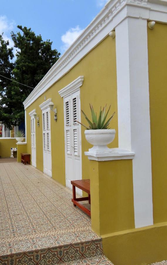 Historic Building The Palm Backyard Studio-Apartment Willemstad, Curacao Feel Home Away From Home エクステリア 写真