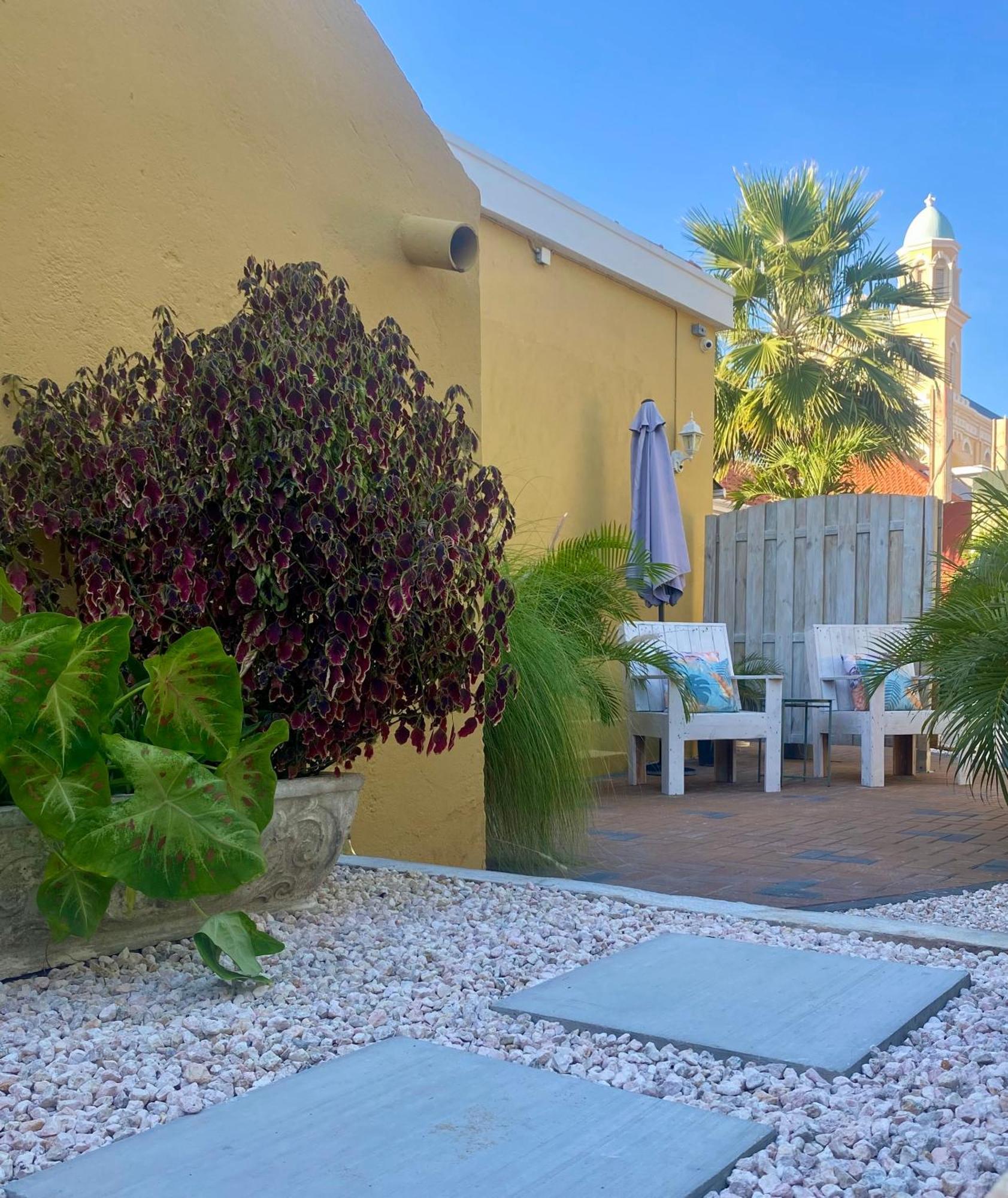 Historic Building The Palm Backyard Studio-Apartment Willemstad, Curacao Feel Home Away From Home エクステリア 写真