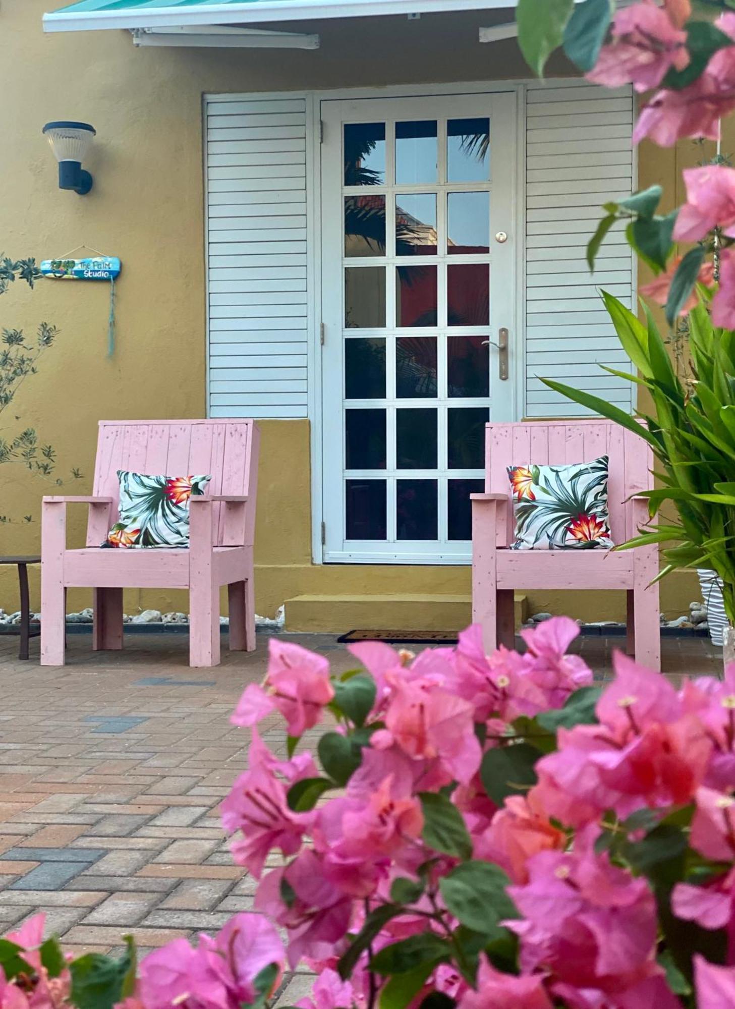 Historic Building The Palm Backyard Studio-Apartment Willemstad, Curacao Feel Home Away From Home エクステリア 写真